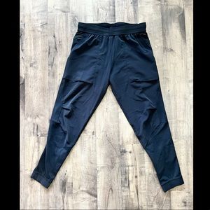 Men’s NWT Nike Workout/Sweatpants Black - Size M